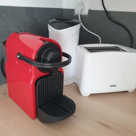 N°6 Henriville Apartman *